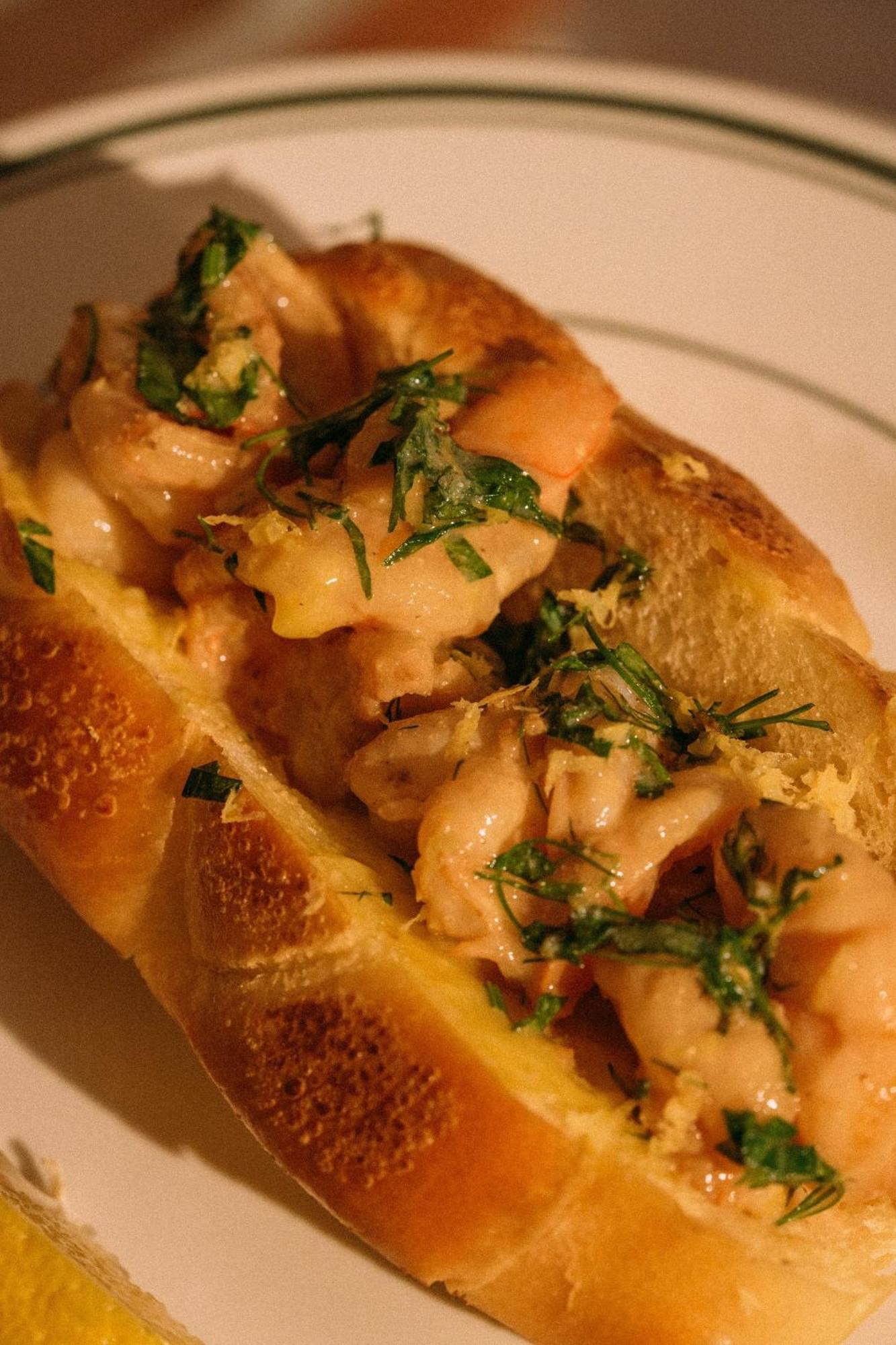 Montauk Manor Hotel Ngoại thất bức ảnh A scallop roll