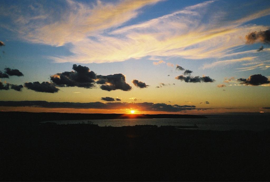 Montauk Manor Hotel Ngoại thất bức ảnh Sunset over the Atlantic Ocean